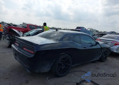 2015 Dodge Challenger R/T Shaker from USA, damaged, VIN 2C3CDZAT5FH889014